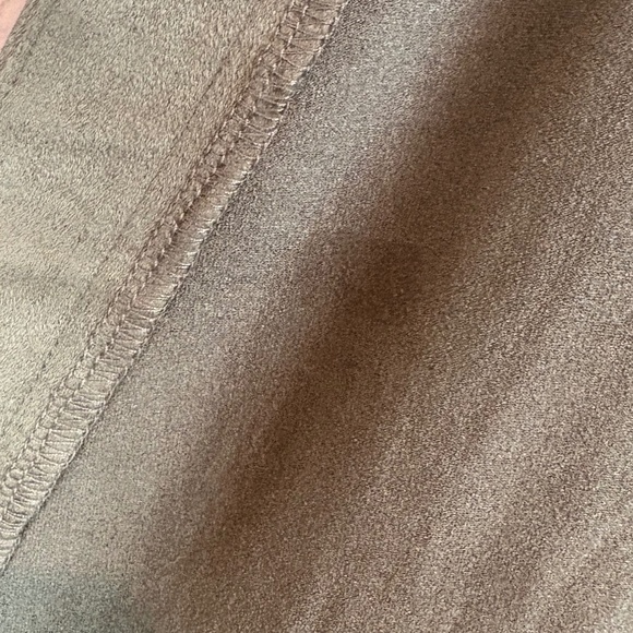 Faith and Joy Green Faux Suede Sleeveless Open Front Cardigan with Fringe Hem - Picture 16 of 16